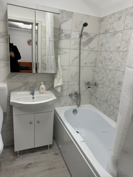 Aparatorii Patriei Metrou, prima inchiriere totul nou